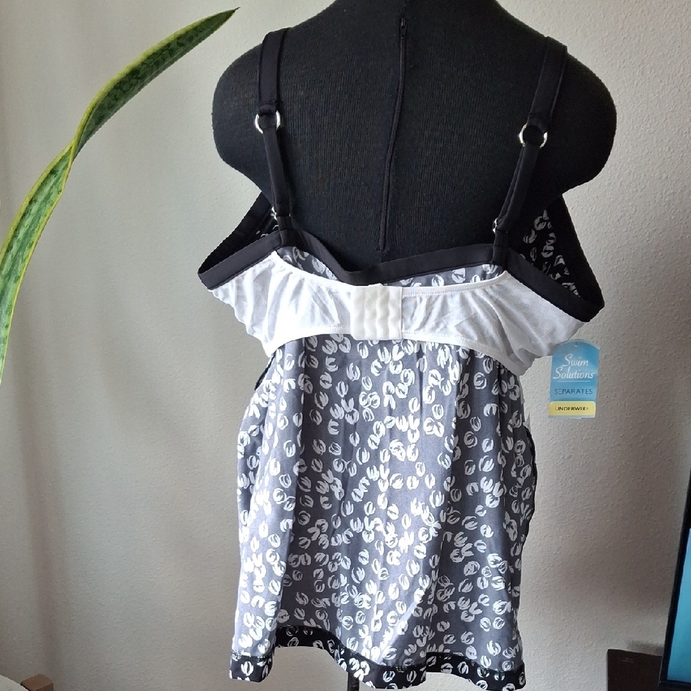 Swim Solutions Black and White Boxy Tank Top - Picture 10 of 10